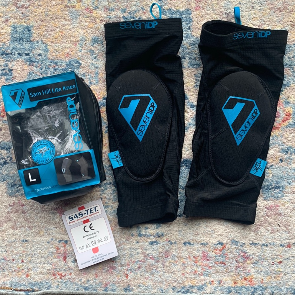 sam hill lite knee pads, size large